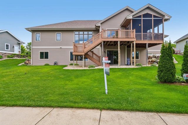 1405 Emerald Court, Waunakee, WI 53597
