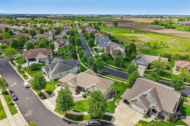 1405 Emerald Court, Waunakee, WI 53597