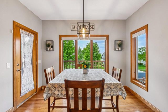 1405 Emerald Court, Waunakee, WI 53597