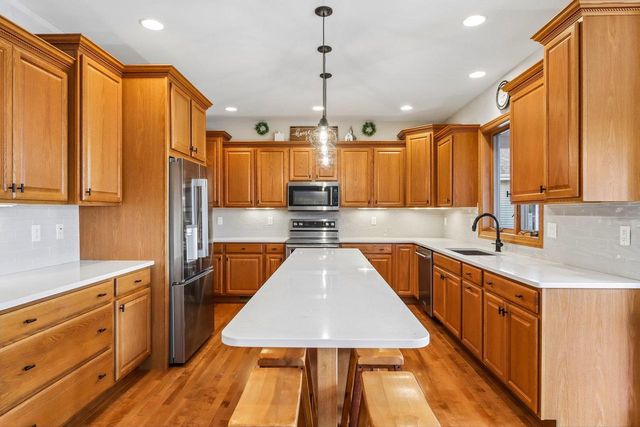 1405 Emerald Court, Waunakee, WI 53597