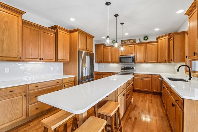 1405 Emerald Court, Waunakee, WI 53597