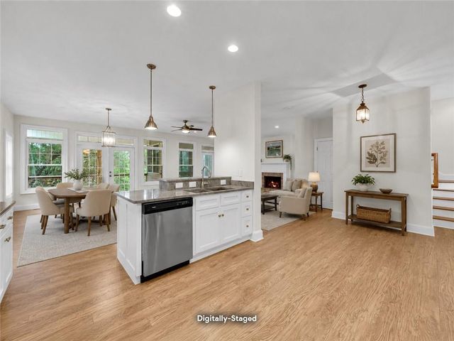 27 Classic Drive, Hartwell, GA 30643