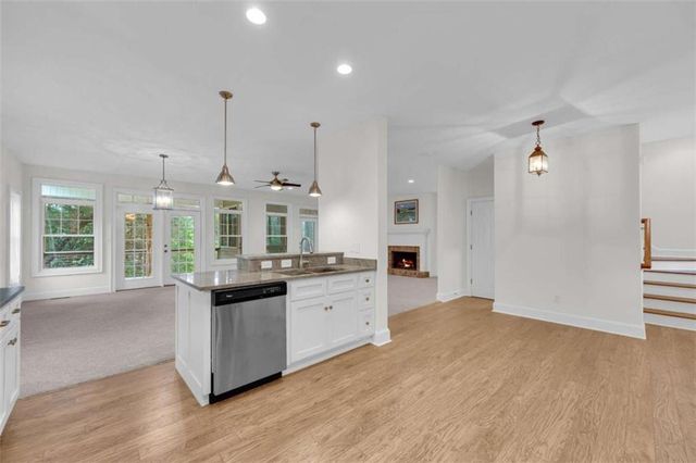 27 Classic Drive, Hartwell, GA 30643