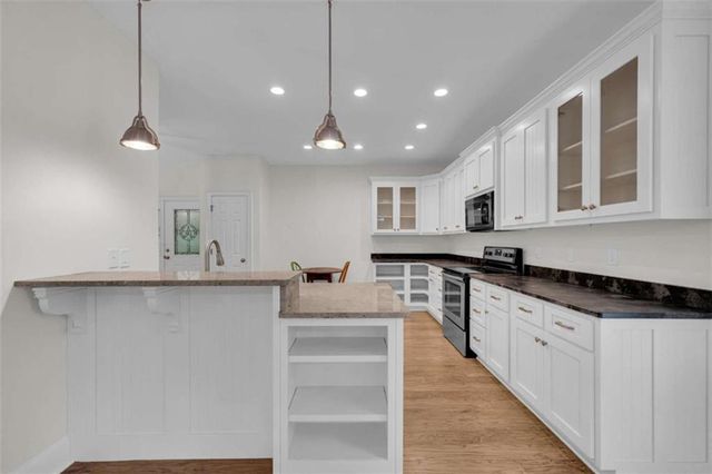 27 Classic Drive, Hartwell, GA 30643