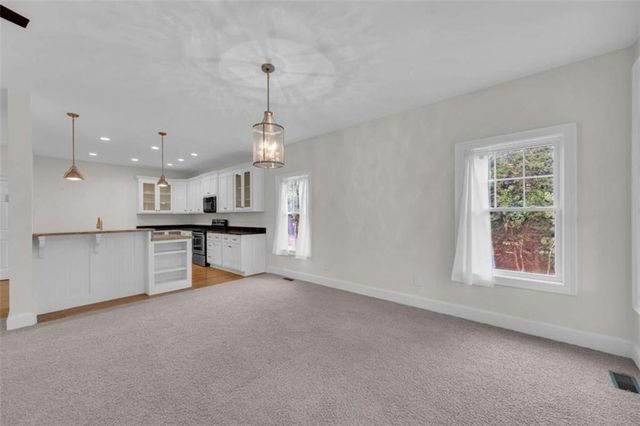 27 Classic Drive, Hartwell, GA 30643