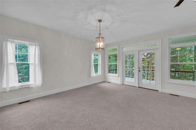 27 Classic Drive, Hartwell, GA 30643