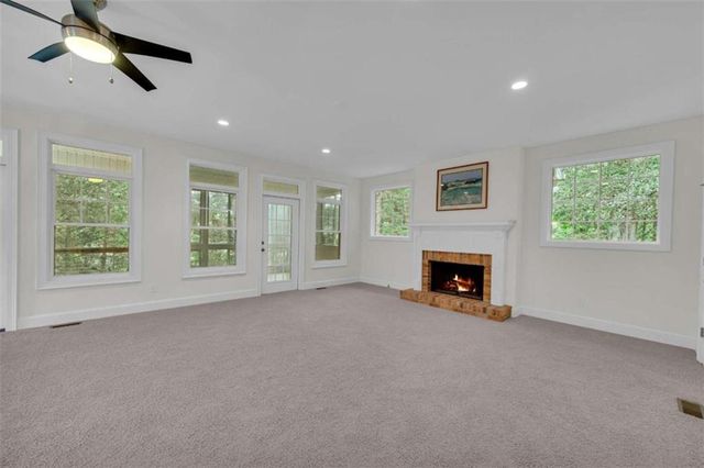 27 Classic Drive, Hartwell, GA 30643