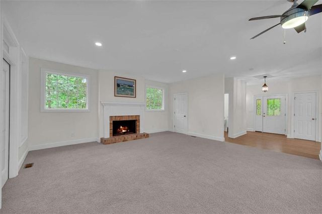 27 Classic Drive, Hartwell, GA 30643
