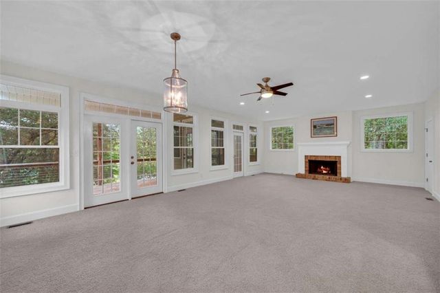 27 Classic Drive, Hartwell, GA 30643