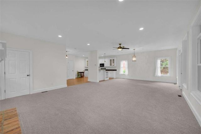 27 Classic Drive, Hartwell, GA 30643