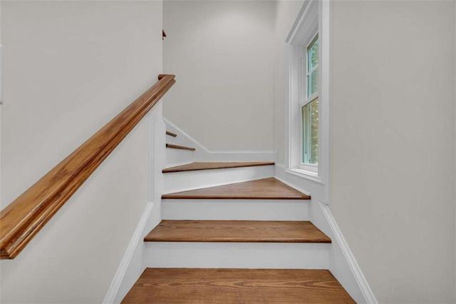 27 Classic Drive, Hartwell, GA 30643