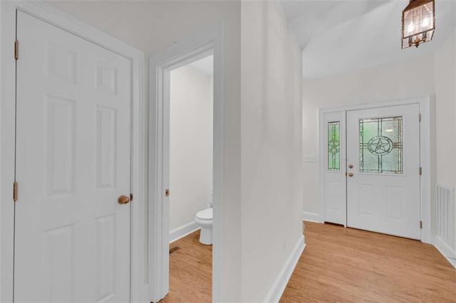 27 Classic Drive, Hartwell, GA 30643