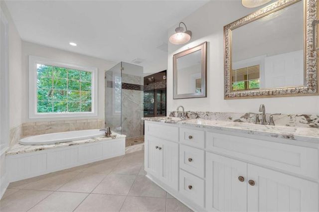 27 Classic Drive, Hartwell, GA 30643