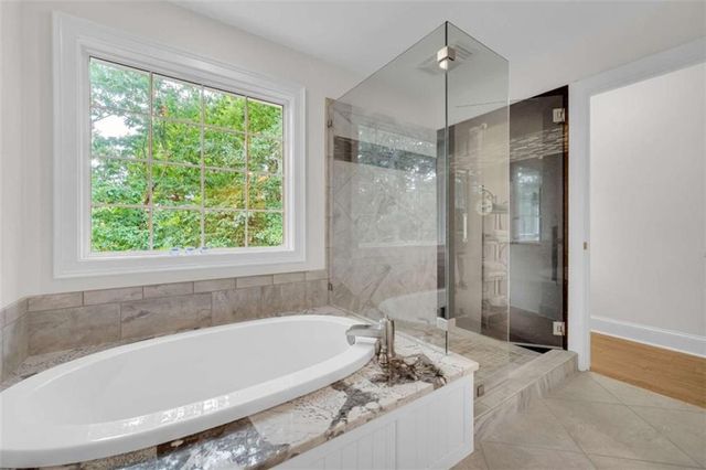 27 Classic Drive, Hartwell, GA 30643