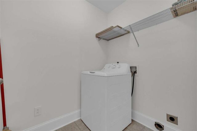 27 Classic Drive, Hartwell, GA 30643