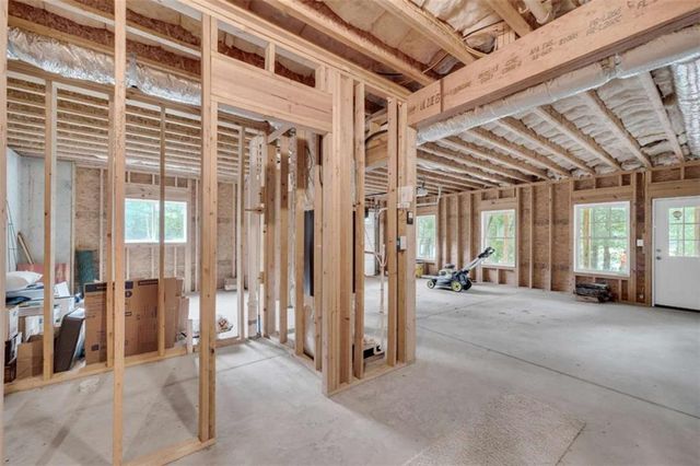 27 Classic Drive, Hartwell, GA 30643