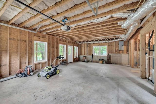 27 Classic Drive, Hartwell, GA 30643