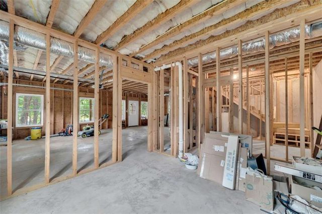 27 Classic Drive, Hartwell, GA 30643