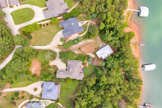 27 Classic Drive, Hartwell, GA 30643