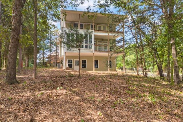 27 Classic Drive, Hartwell, GA 30643