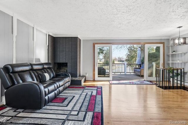 1210 Craven Drive, Highland, MI 48356