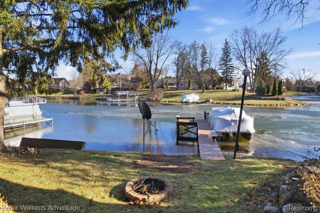 1210 Craven Drive, Highland, MI 48356