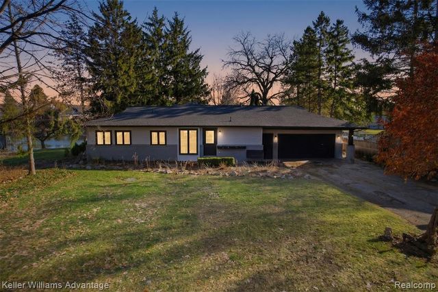 1210 Craven Drive, Highland, MI 48356