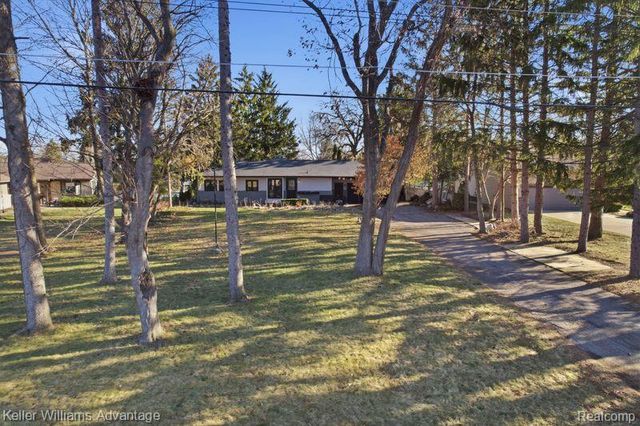 1210 Craven Drive, Highland, MI 48356