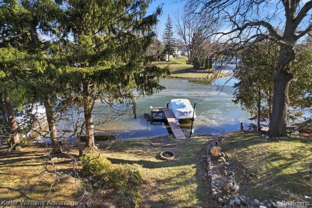 1210 Craven Drive, Highland, MI 48356