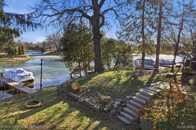 1210 Craven Drive, Highland, MI 48356