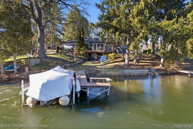 1210 Craven Drive, Highland, MI 48356
