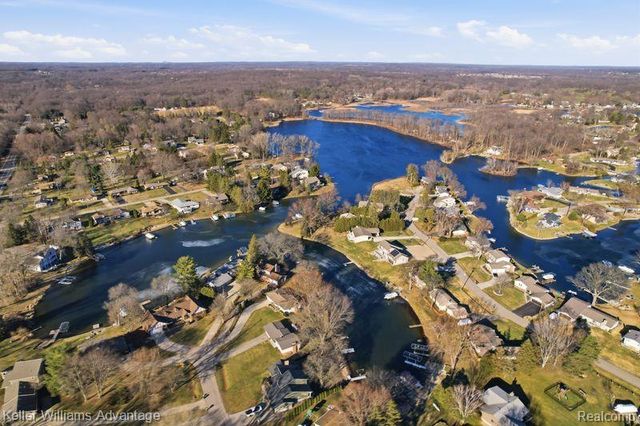 1210 Craven Drive, Highland, MI 48356