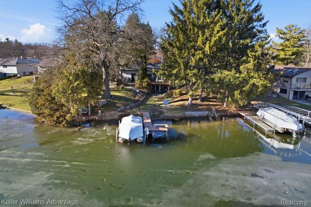 1210 Craven Drive, Highland, MI 48356