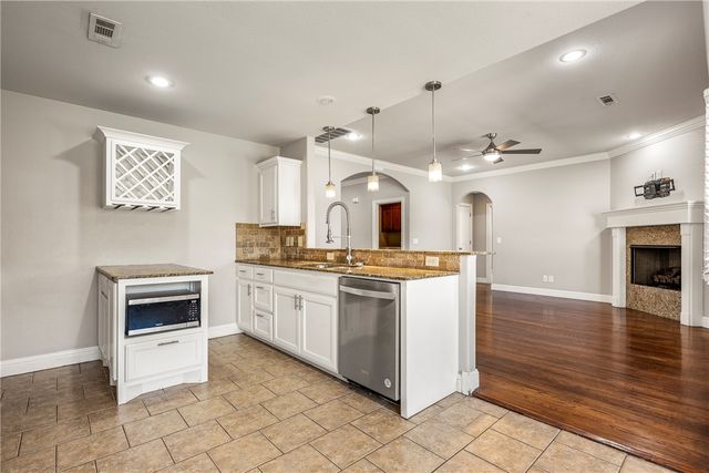 1109 W Cunningham Avenue, Rogers, AR 72758