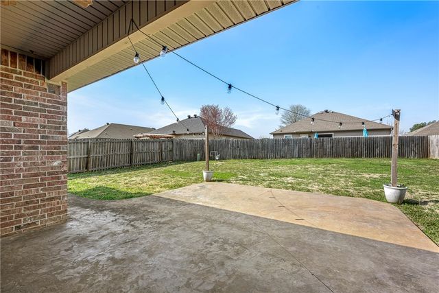 1109 W Cunningham Avenue, Rogers, AR 72758