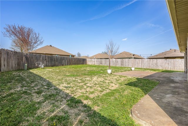 1109 W Cunningham Avenue, Rogers, AR 72758