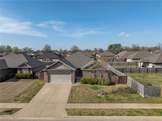 1109 W Cunningham Avenue, Rogers, AR 72758