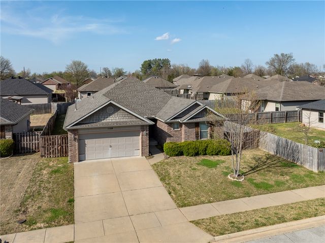 1109 W Cunningham Avenue, Rogers, AR 72758