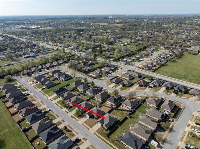 1109 W Cunningham Avenue, Rogers, AR 72758