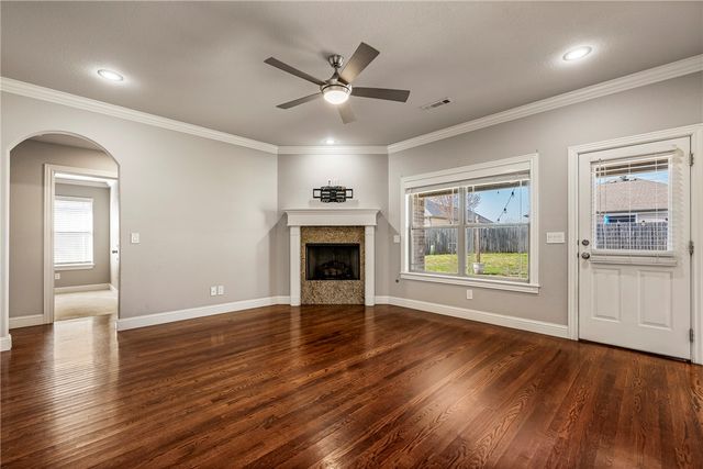 1109 W Cunningham Avenue, Rogers, AR 72758