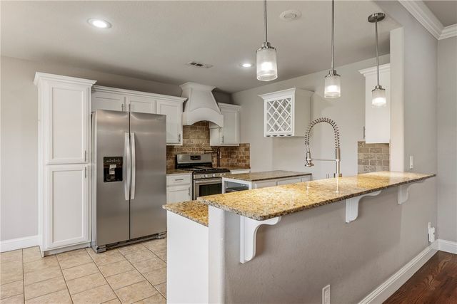 1109 W Cunningham Avenue, Rogers, AR 72758