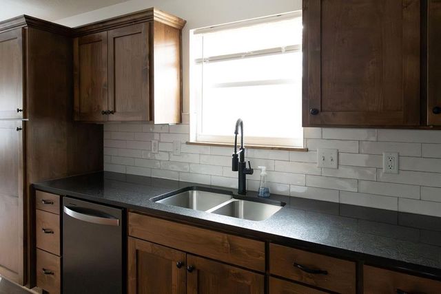 609 W Dryden Street, Odessa, MO 64076