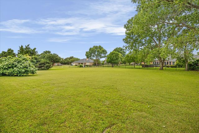 506 Meadowview Road, Heath, TX 75032