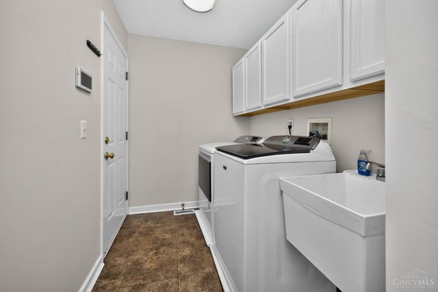 10203 Meadowknoll Drive, Symmes Twp, OH 45140