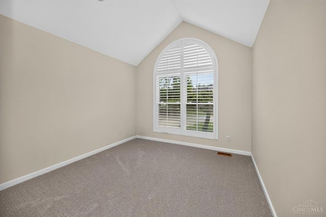 10203 Meadowknoll Drive, Symmes Twp, OH 45140