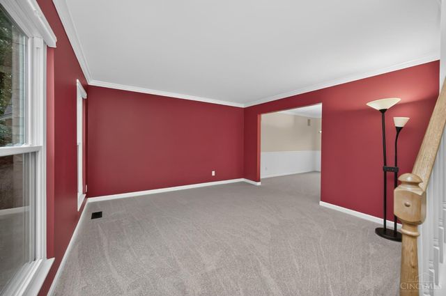 10203 Meadowknoll Drive, Symmes Twp, OH 45140