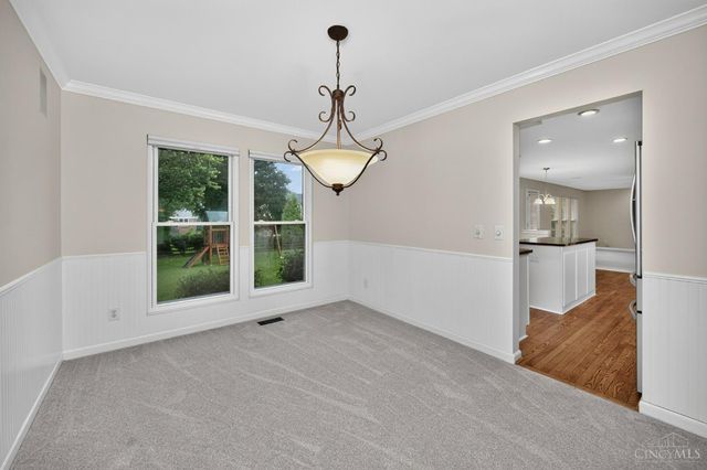 10203 Meadowknoll Drive, Symmes Twp, OH 45140