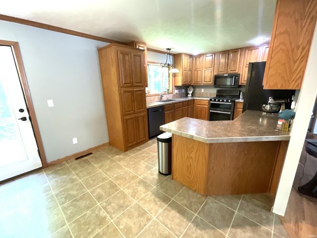 1825 Pea Ridge Road, Spencer, IN 47460