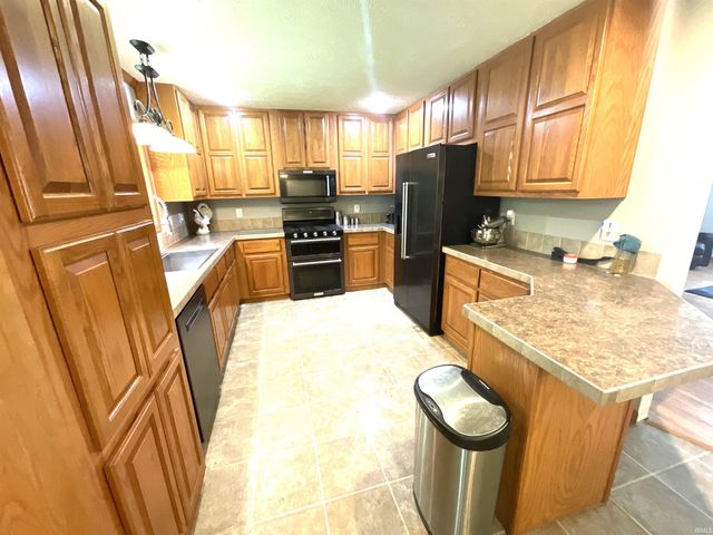 1825 Pea Ridge Road, Spencer, IN 47460