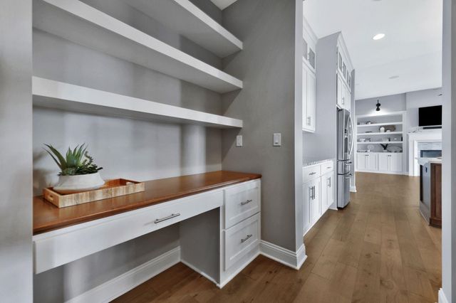 2522 N Paradise Ct, Wichita, KS 67205